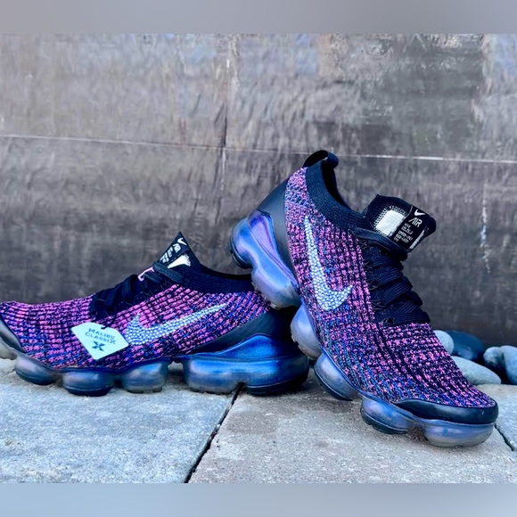 Nike Fly Knit Vapor Max W Sz 8.5 custom designed w/ Swarovski crystals, like new - Picture 7 of 11